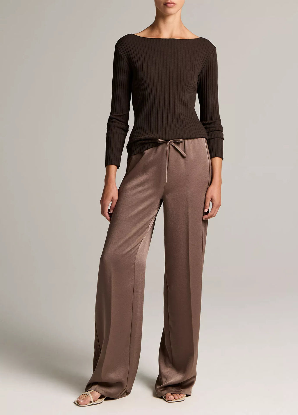 Vince - Mid Rise Shine Crepe Pant