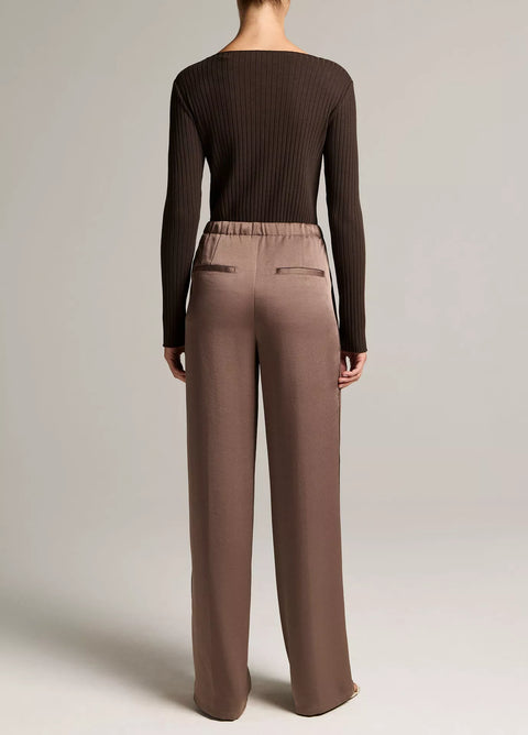 Vince - Mid Rise Shine Crepe Pant