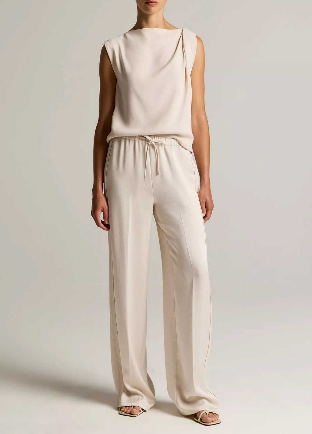 Vince - Mid Rise Shine Crepe Pant